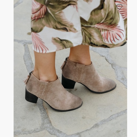 NWT Billabong In the Deets Nutmeg Ankle Boot - Picture 13 of 13